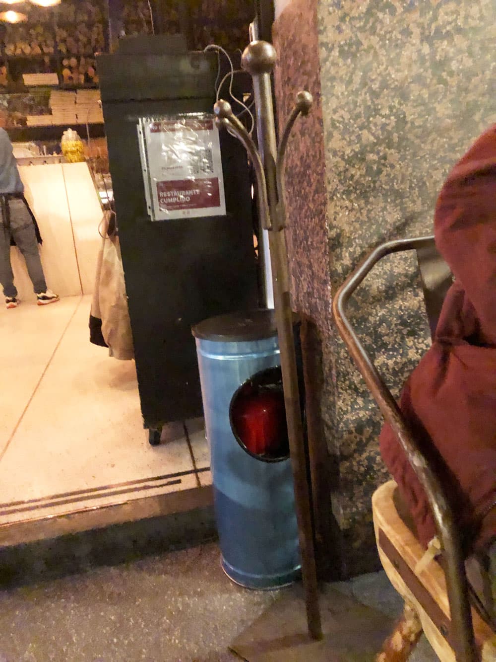 Coat and bag hangers in Mexico